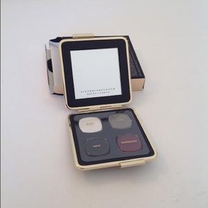 Victoria Beckham 4-Shade EYE PALLETTE. NEVER USED